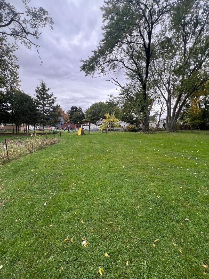 515 North Avenue, Aurora, IL 60505