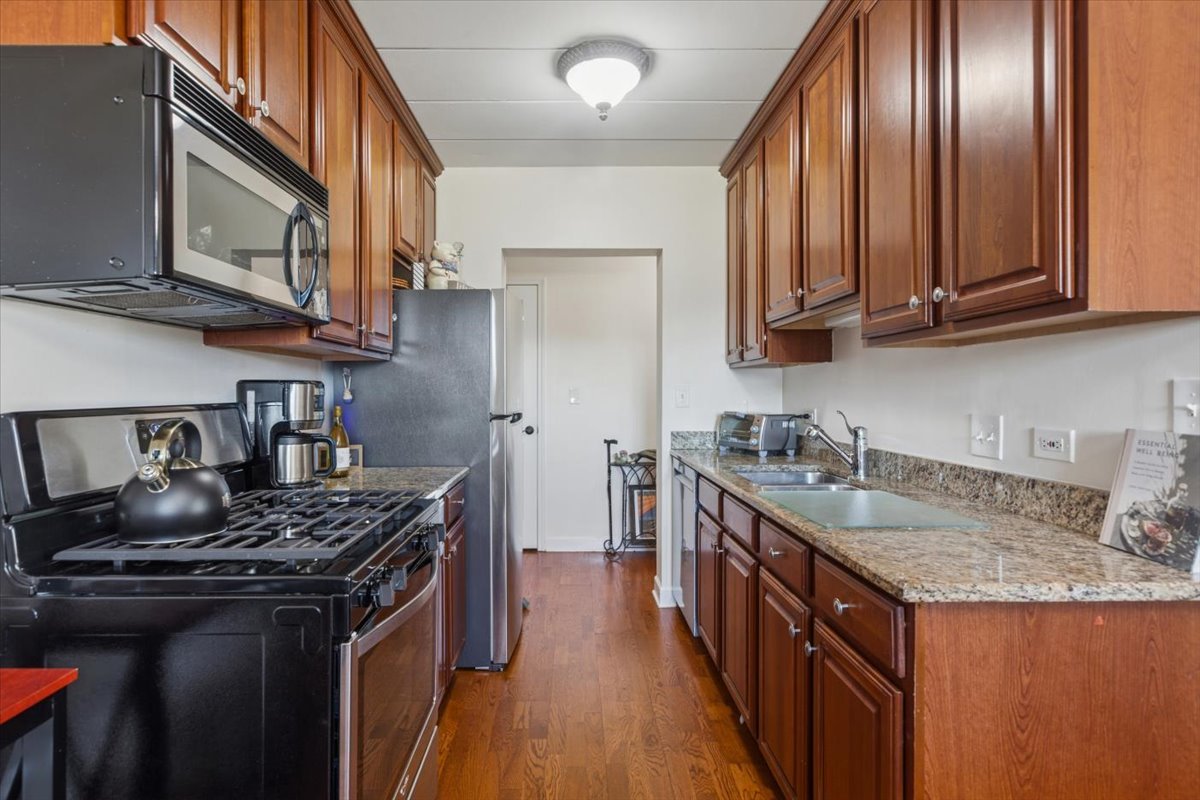 1000 S Lorraine Road #315, Wheaton, IL 60189