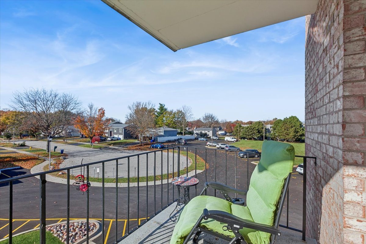 1000 S Lorraine Road #315, Wheaton, IL 60189