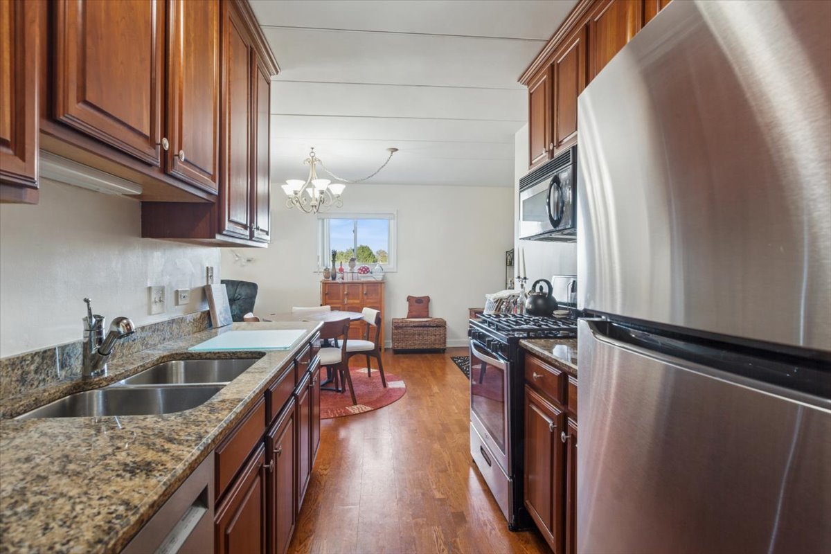 1000 S Lorraine Road #315, Wheaton, IL 60189