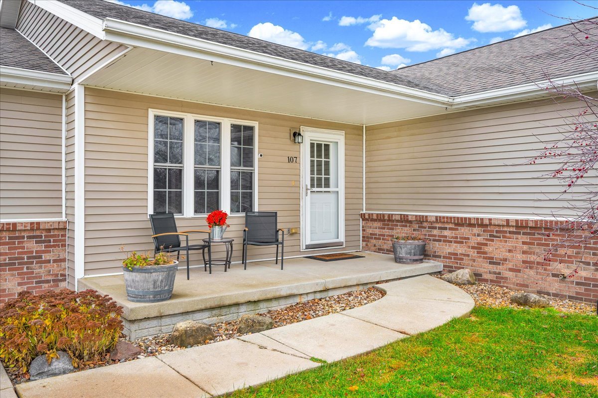 107 Baize Drive, Carlock, IL 61725