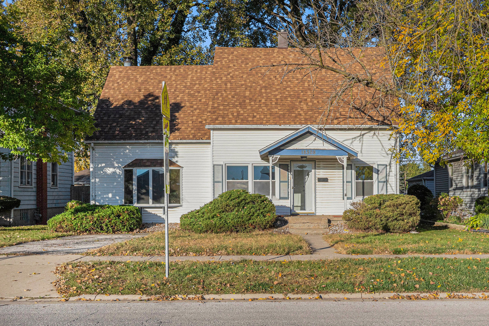 18508 CHICAGO Avenue, Lansing, IL 60438