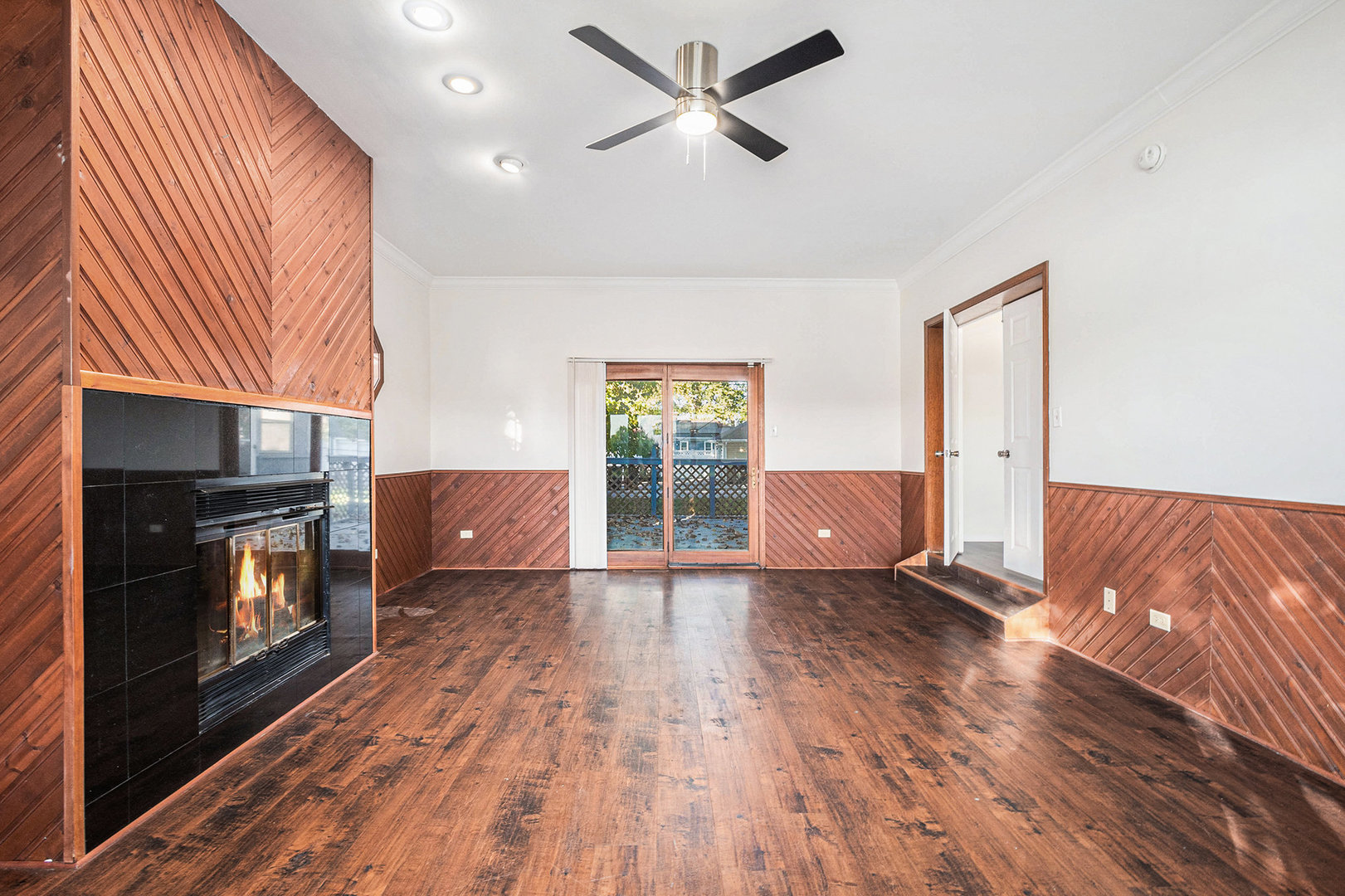 18508 CHICAGO Avenue, Lansing, IL 60438