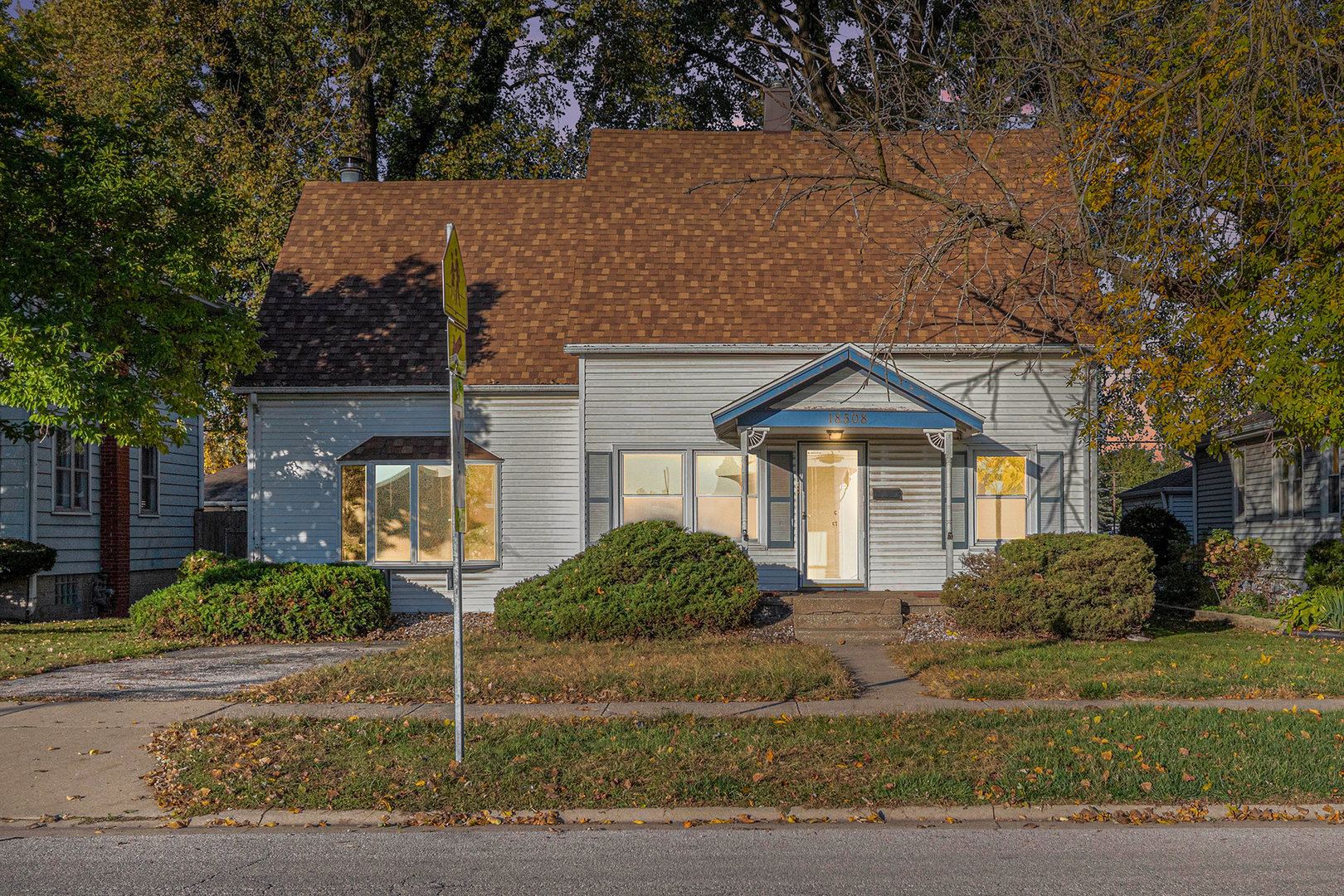 18508 CHICAGO Avenue, Lansing, IL 60438