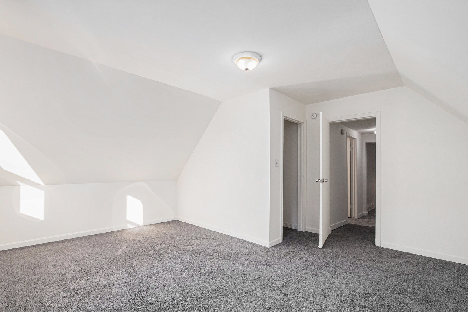 18508 CHICAGO Avenue, Lansing, IL 60438