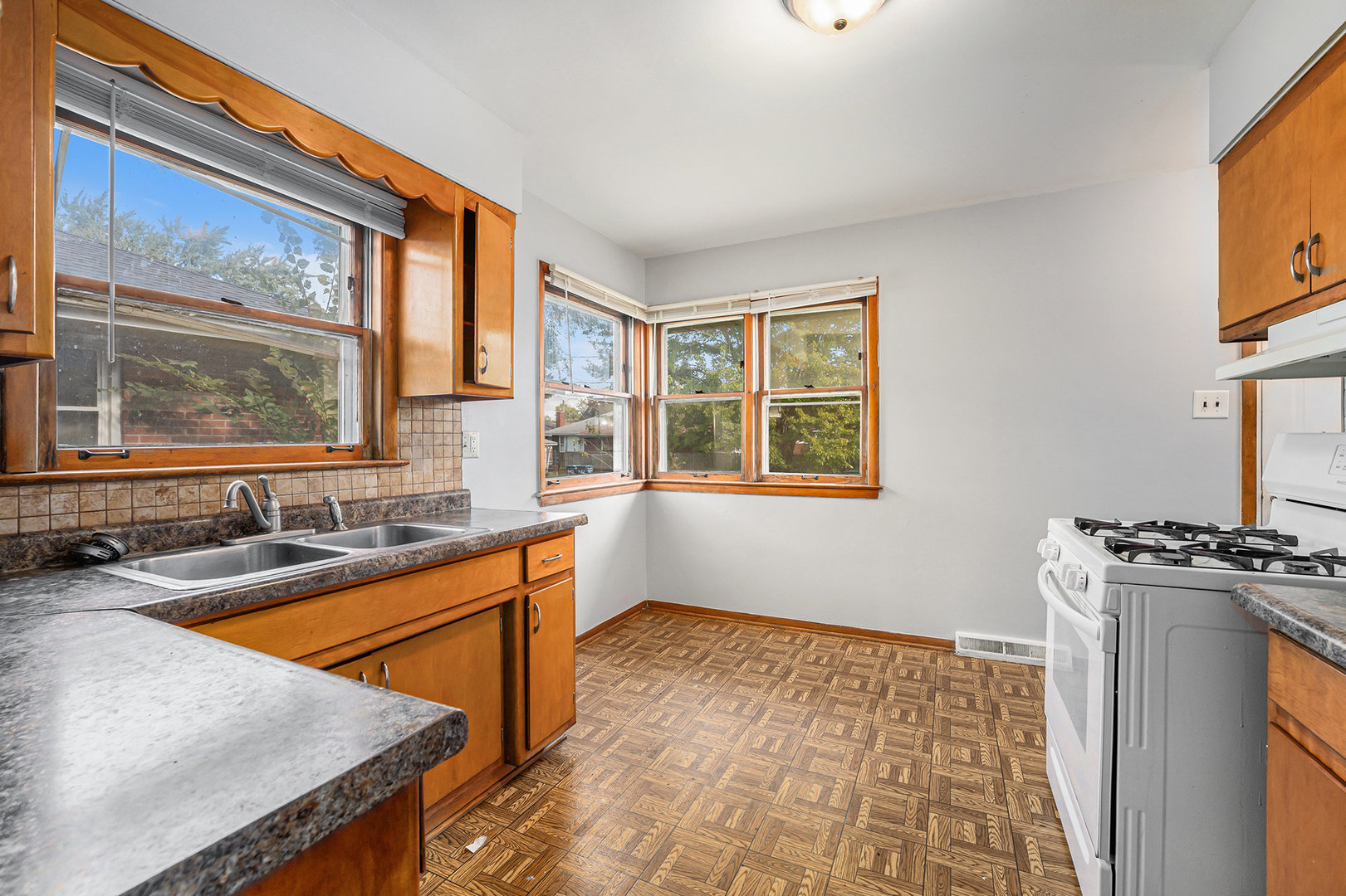 405 Clyde Avenue, Calumet City, IL 60409