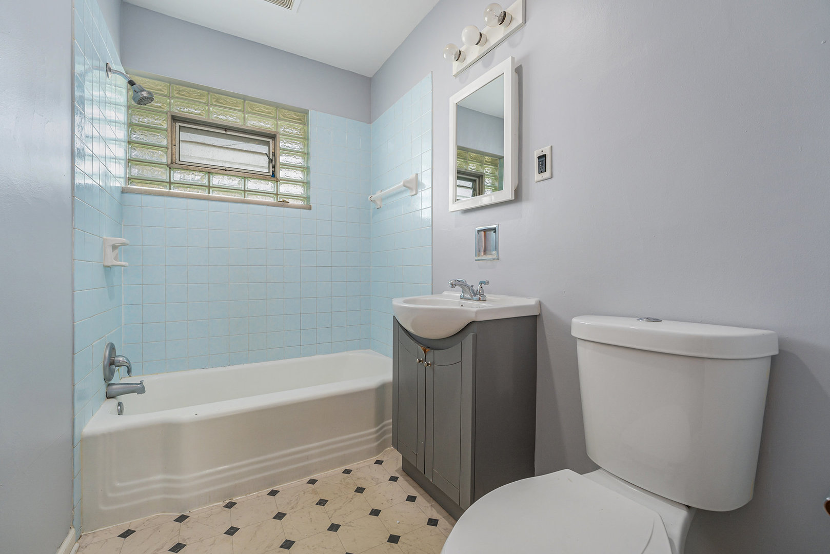 405 Clyde Avenue, Calumet City, IL 60409