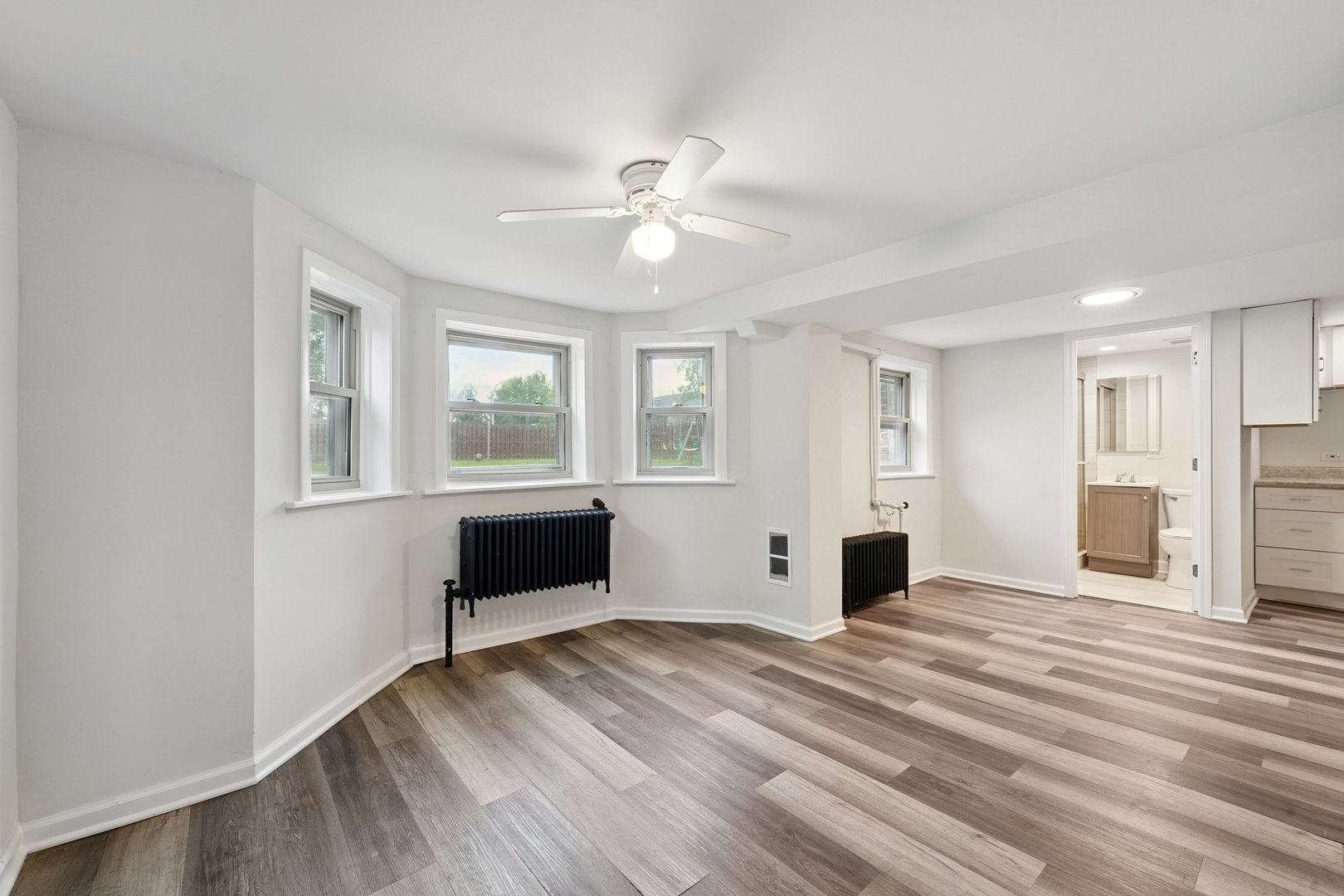 6054 W 64th Street, Chicago, IL 60638