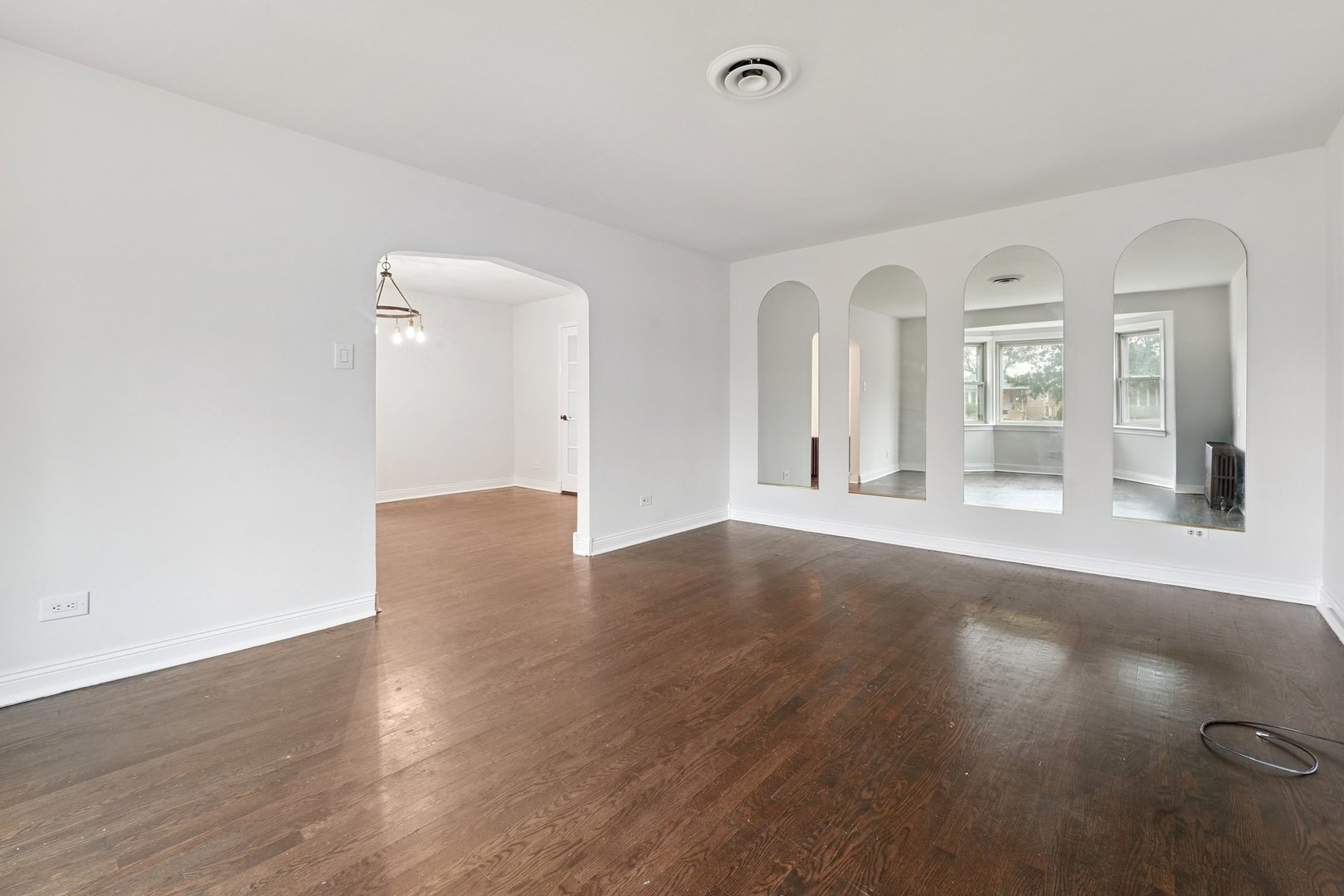 6054 W 64th Street, Chicago, IL 60638