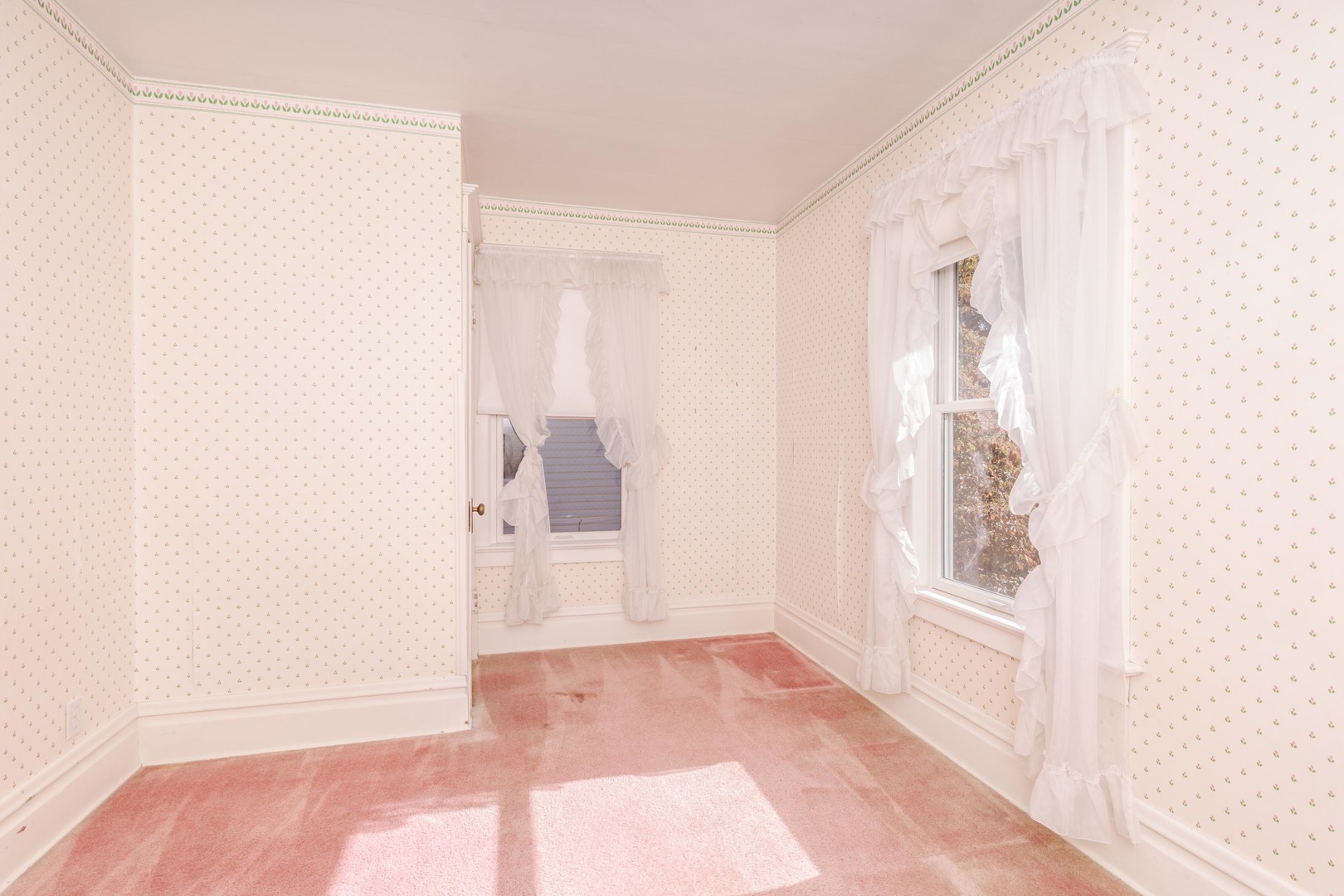 1513 E Grove Street, Bloomington, IL 61701