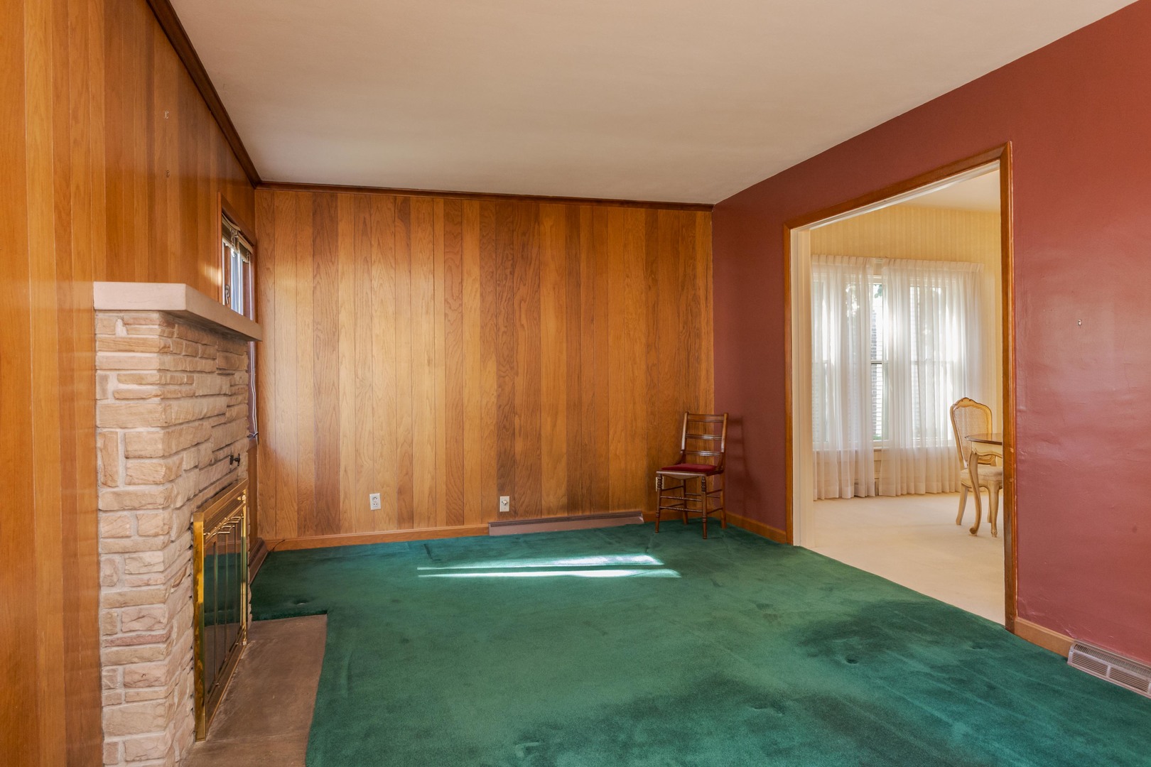 1513 E Grove Street, Bloomington, IL 61701