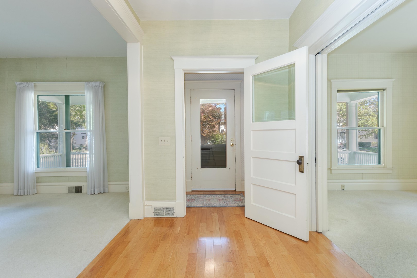 1513 E Grove Street, Bloomington, IL 61701