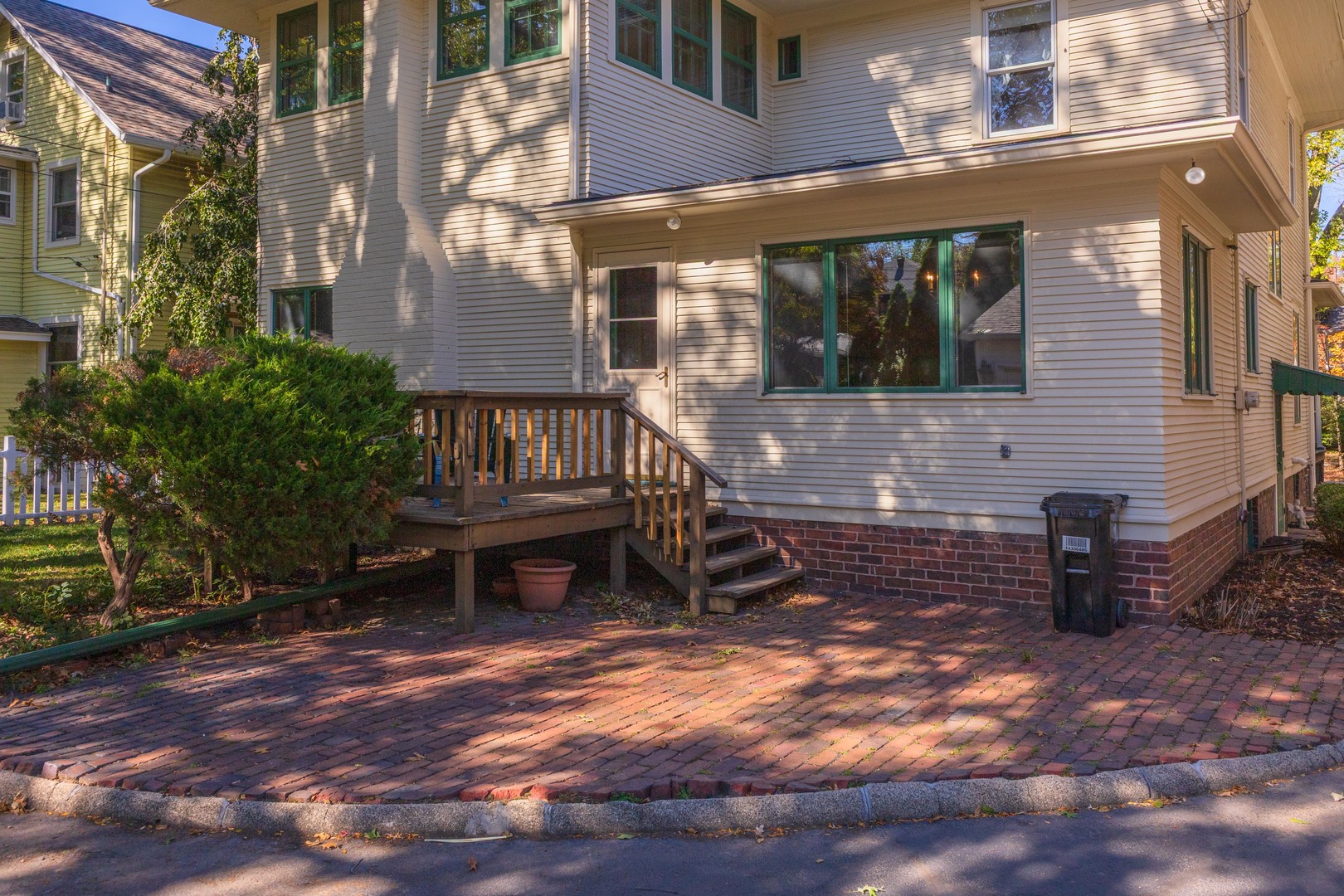 1513 E Grove Street, Bloomington, IL 61701