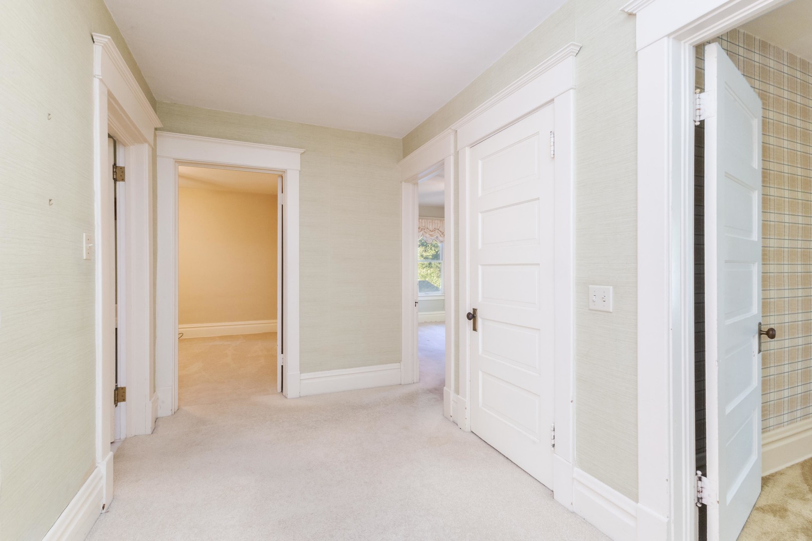 1513 E Grove Street, Bloomington, IL 61701