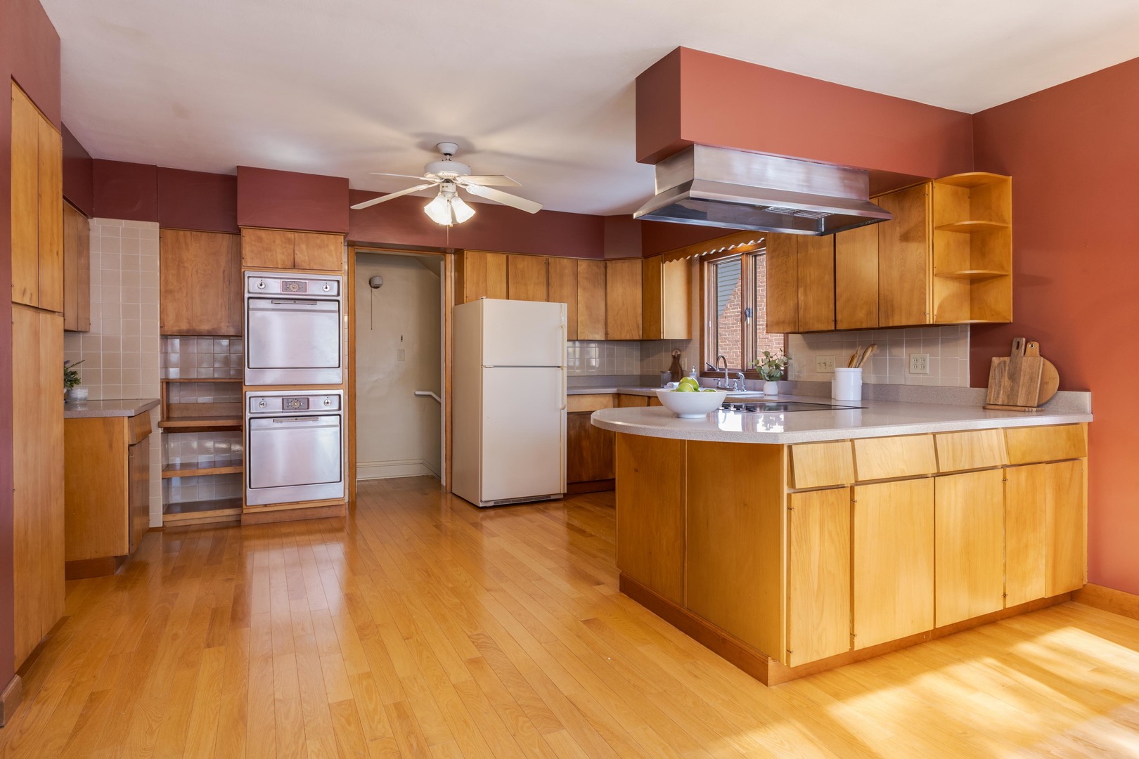 1513 E Grove Street, Bloomington, IL 61701