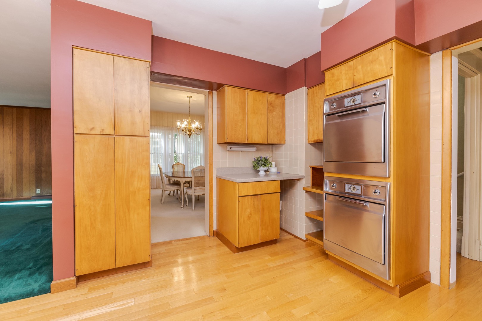 1513 E Grove Street, Bloomington, IL 61701