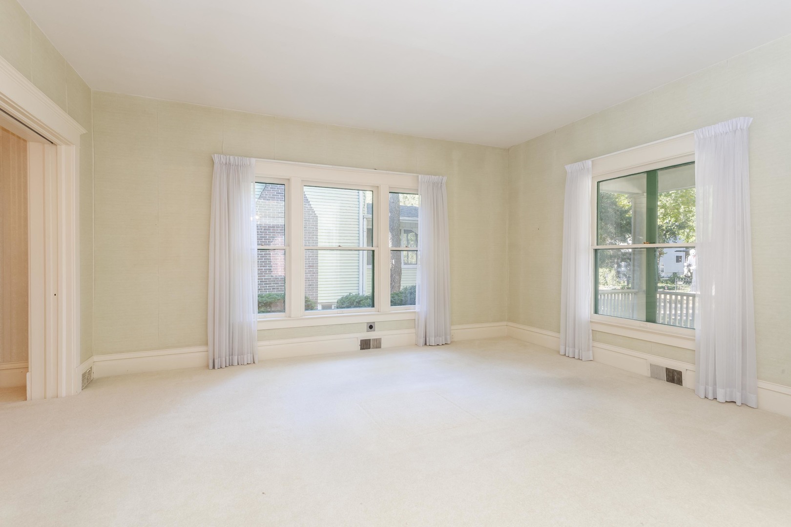 1513 E Grove Street, Bloomington, IL 61701