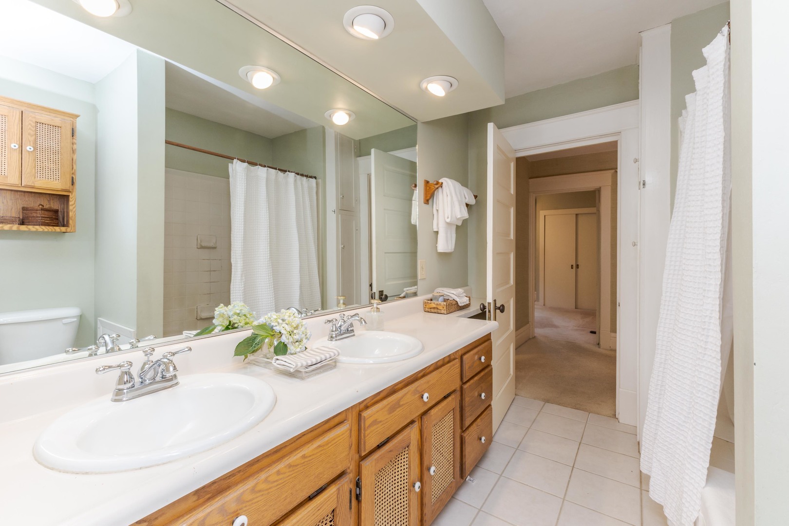 1513 E Grove Street, Bloomington, IL 61701