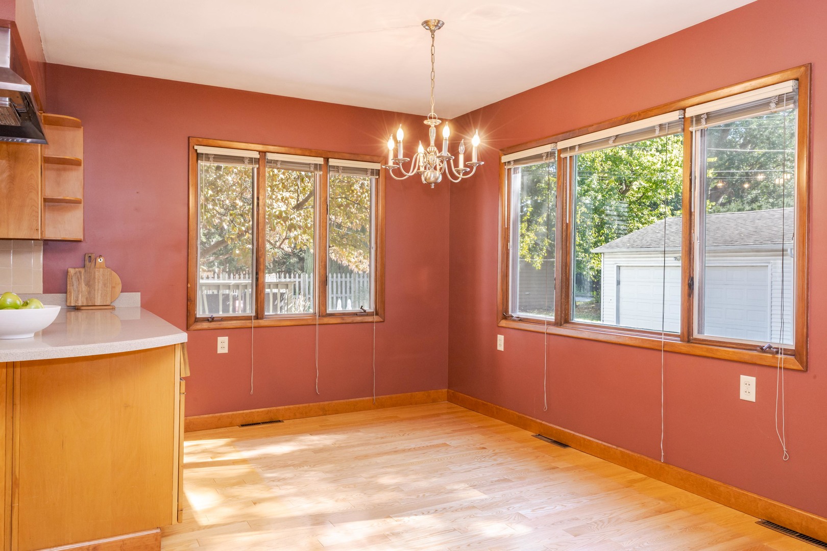 1513 E Grove Street, Bloomington, IL 61701