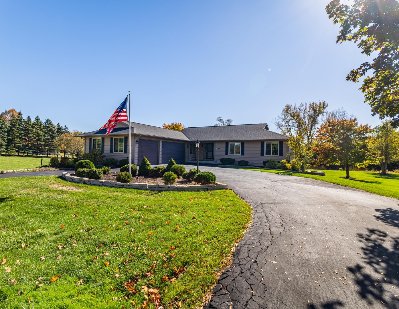 913 Amber Lane, Lake Villa, IL 60046