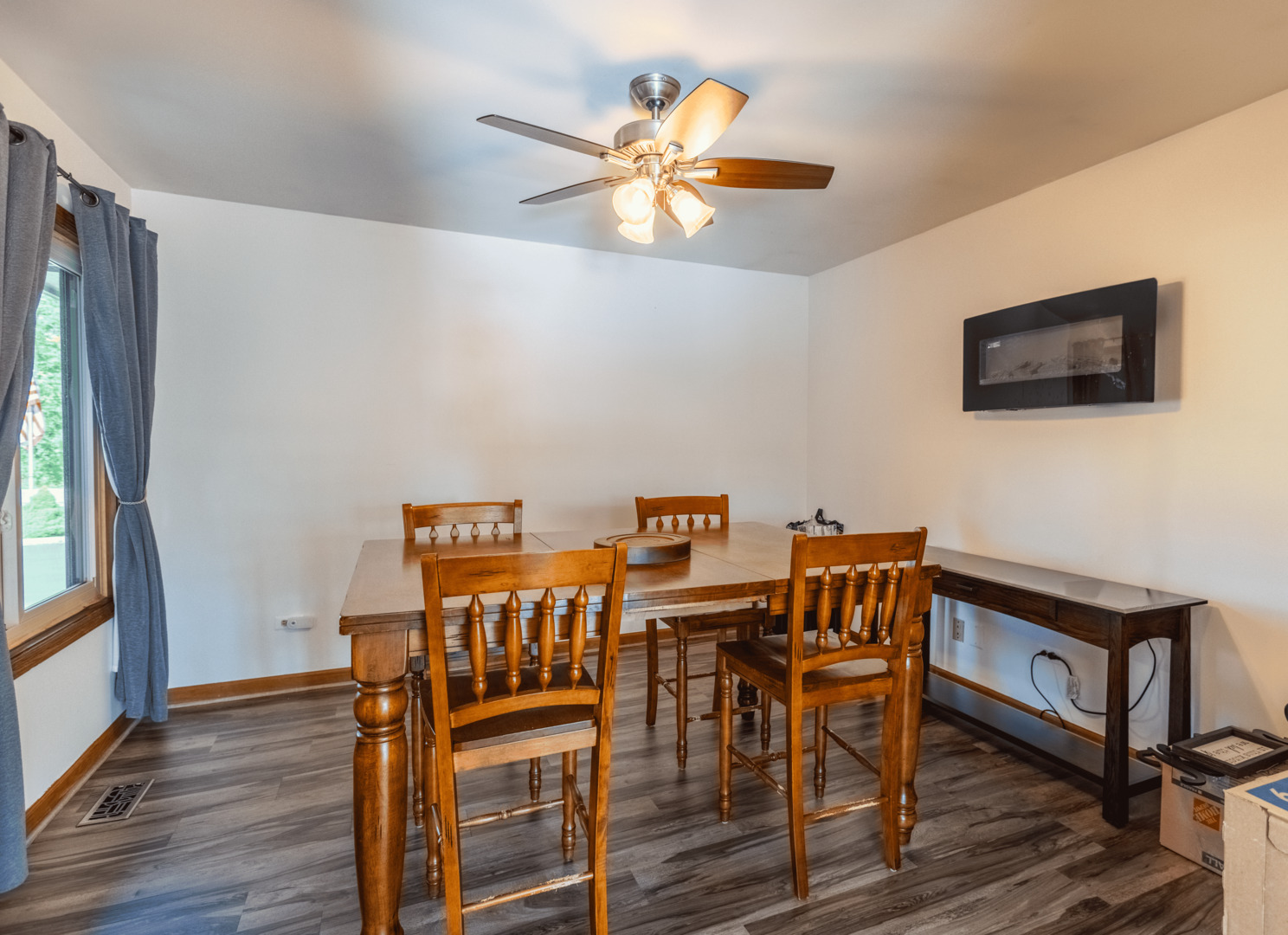 913 Amber Lane, Lake Villa, IL 60046