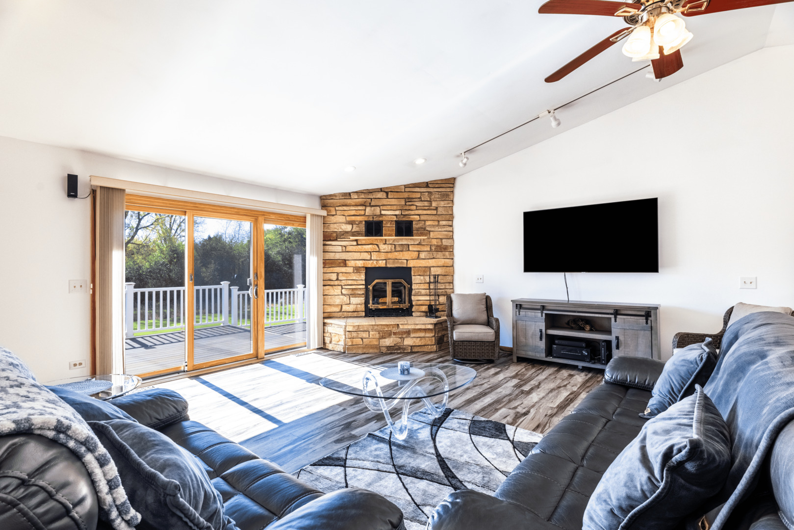 913 Amber Lane, Lake Villa, IL 60046