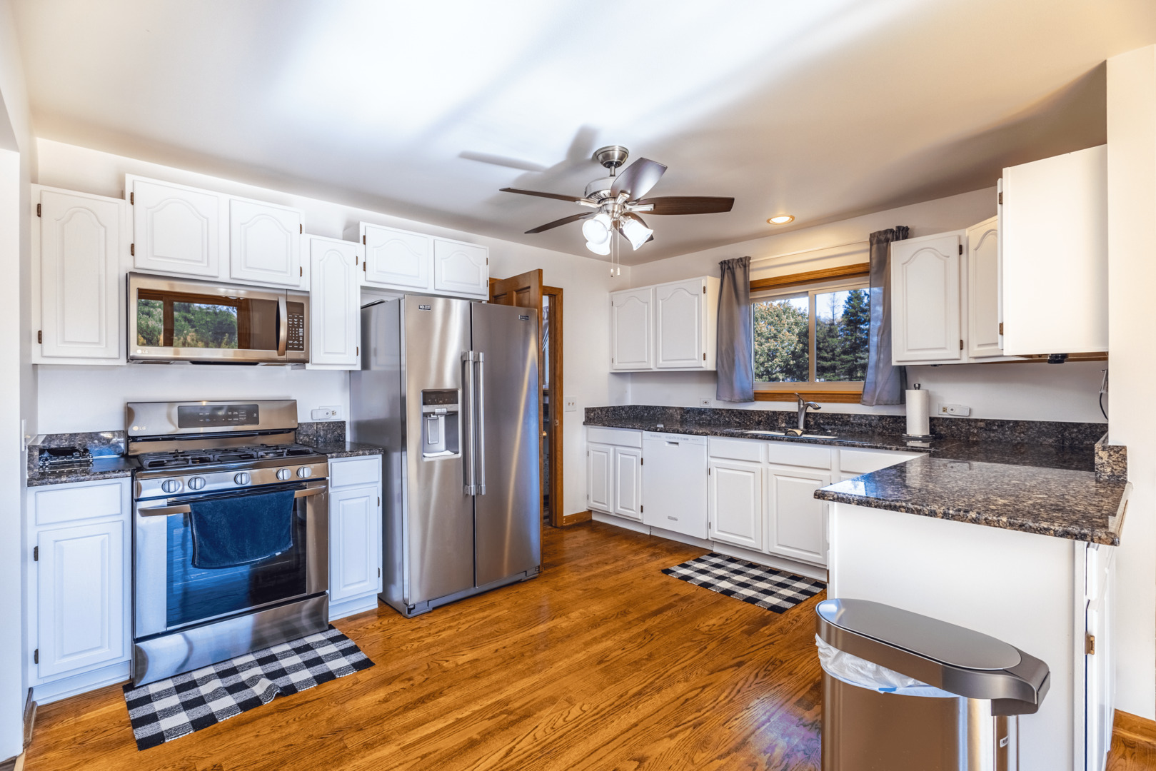 913 Amber Lane, Lake Villa, IL 60046