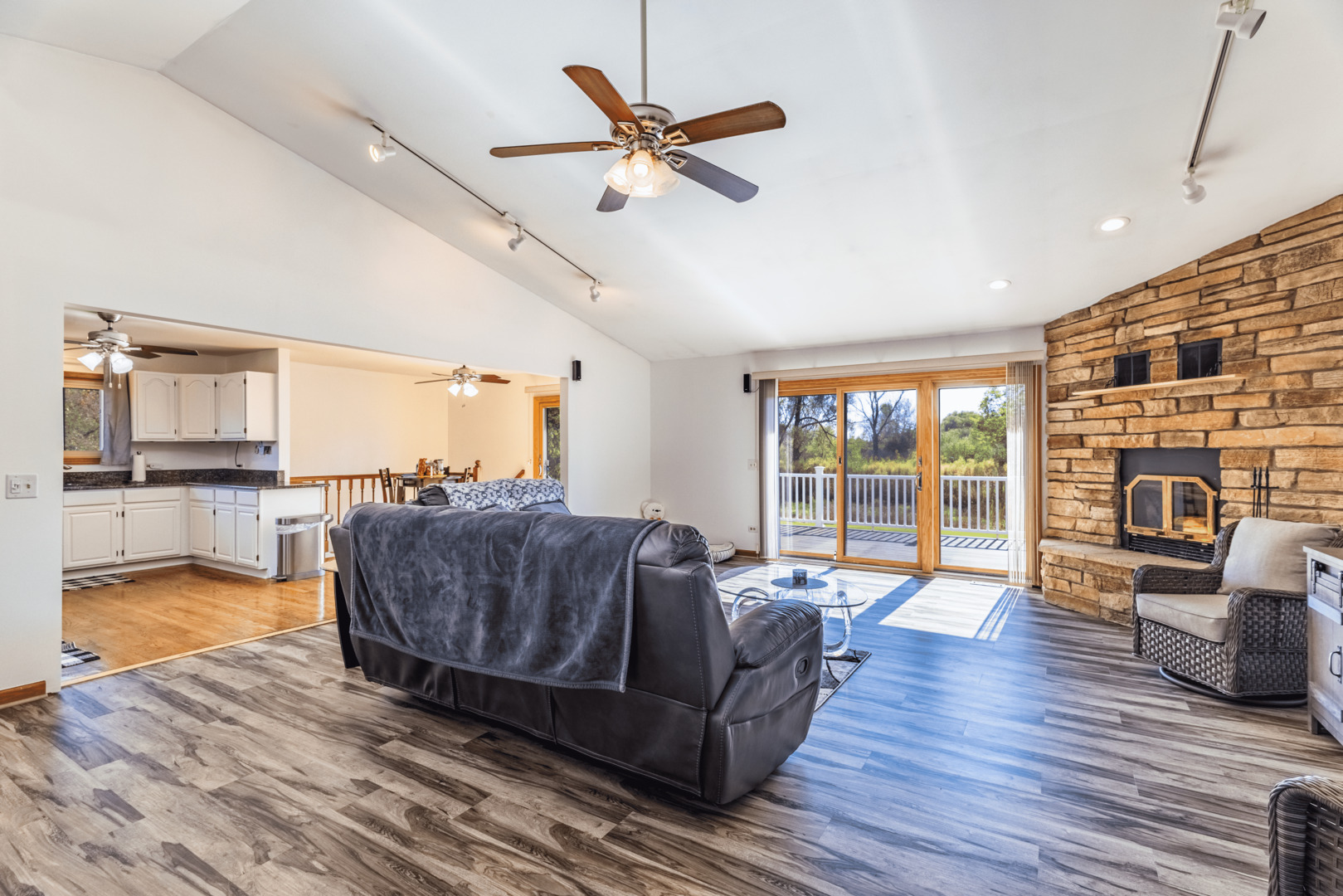 913 Amber Lane, Lake Villa, IL 60046