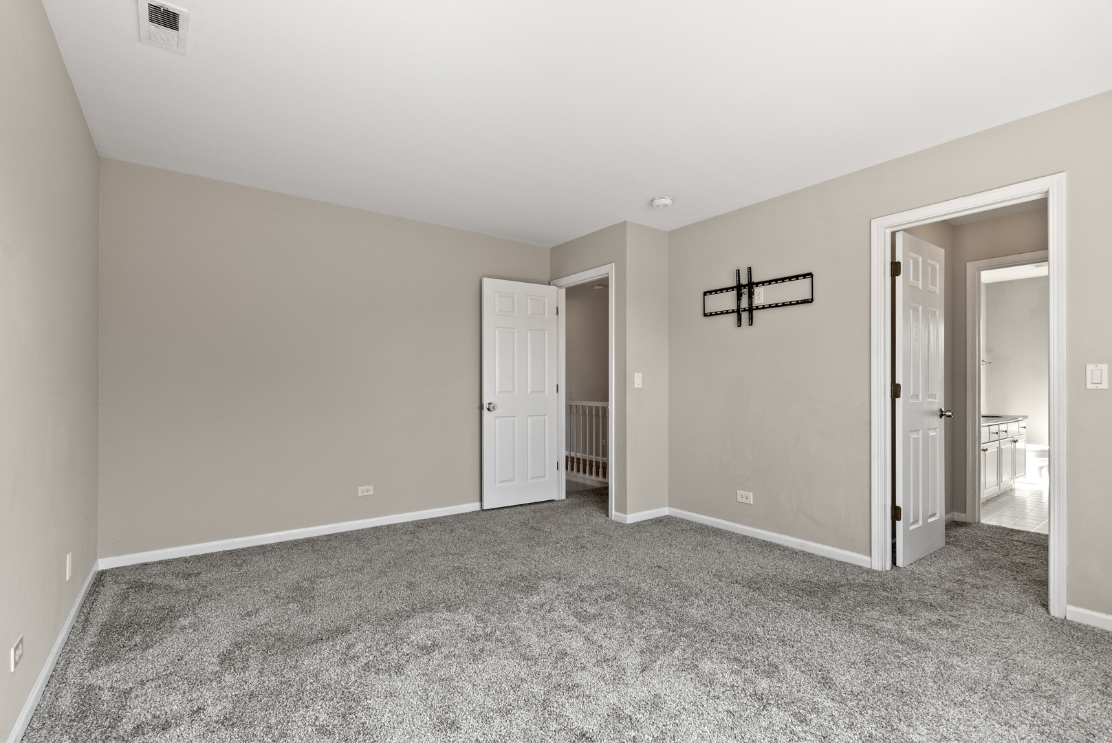 531 Hillcrest Drive, Bolingbrook, IL 60440