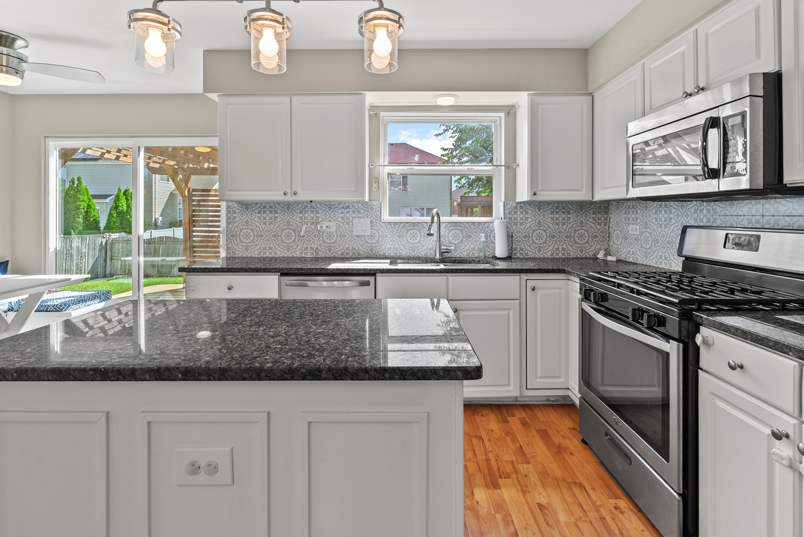 531 Hillcrest Drive, Bolingbrook, IL 60440