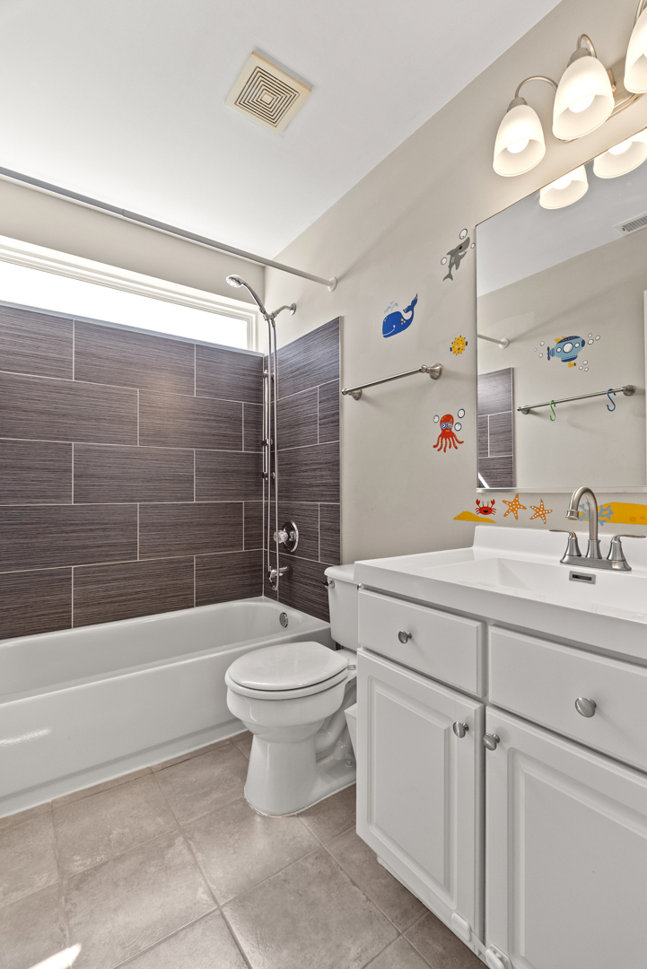 531 Hillcrest Drive, Bolingbrook, IL 60440