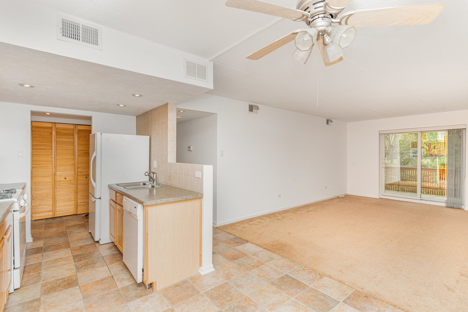 8025 Woodglen Lane #108, Downers Grove, IL 60516