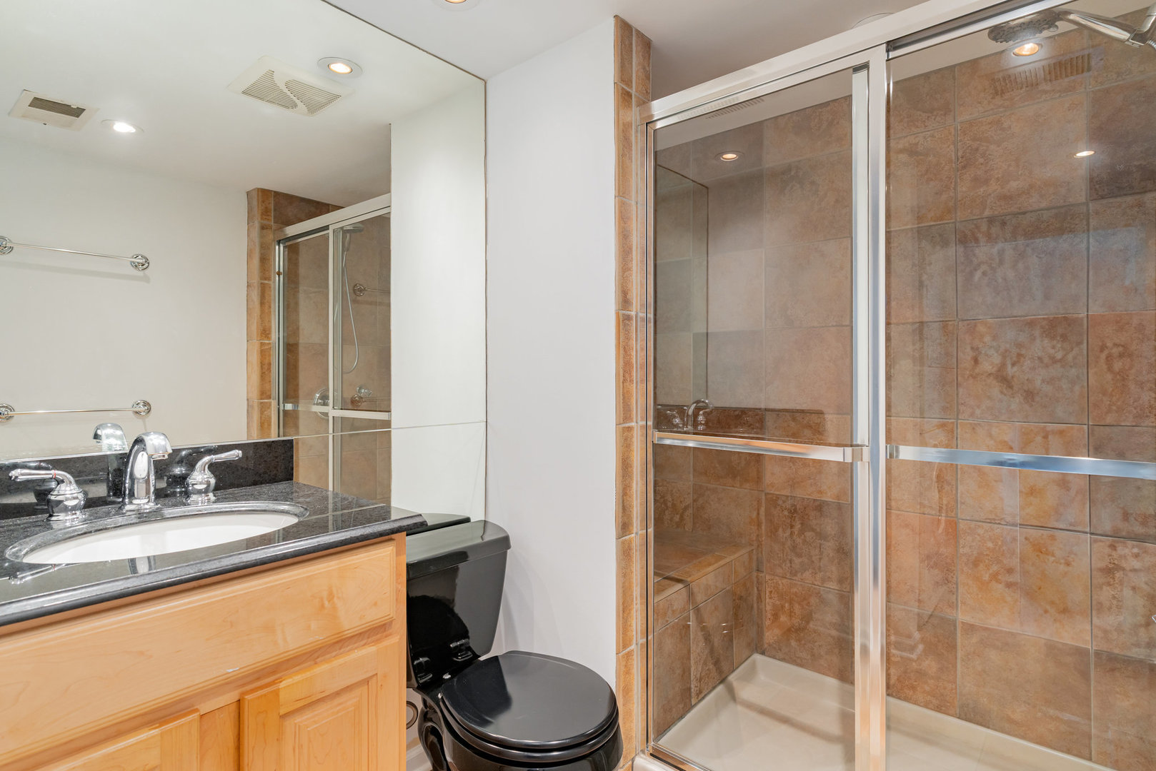 8025 Woodglen Lane #108, Downers Grove, IL 60516