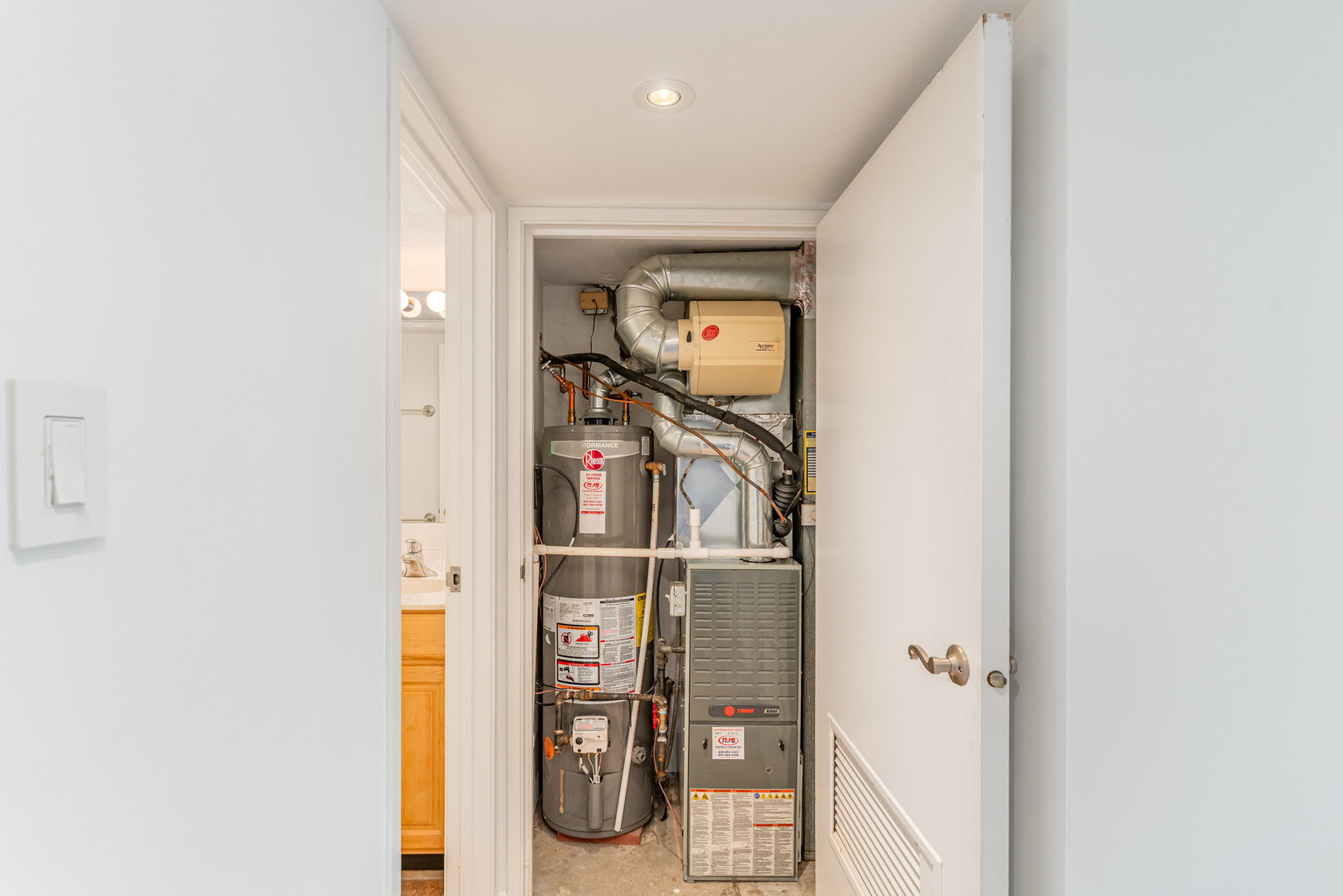 8025 Woodglen Lane #108, Downers Grove, IL 60516