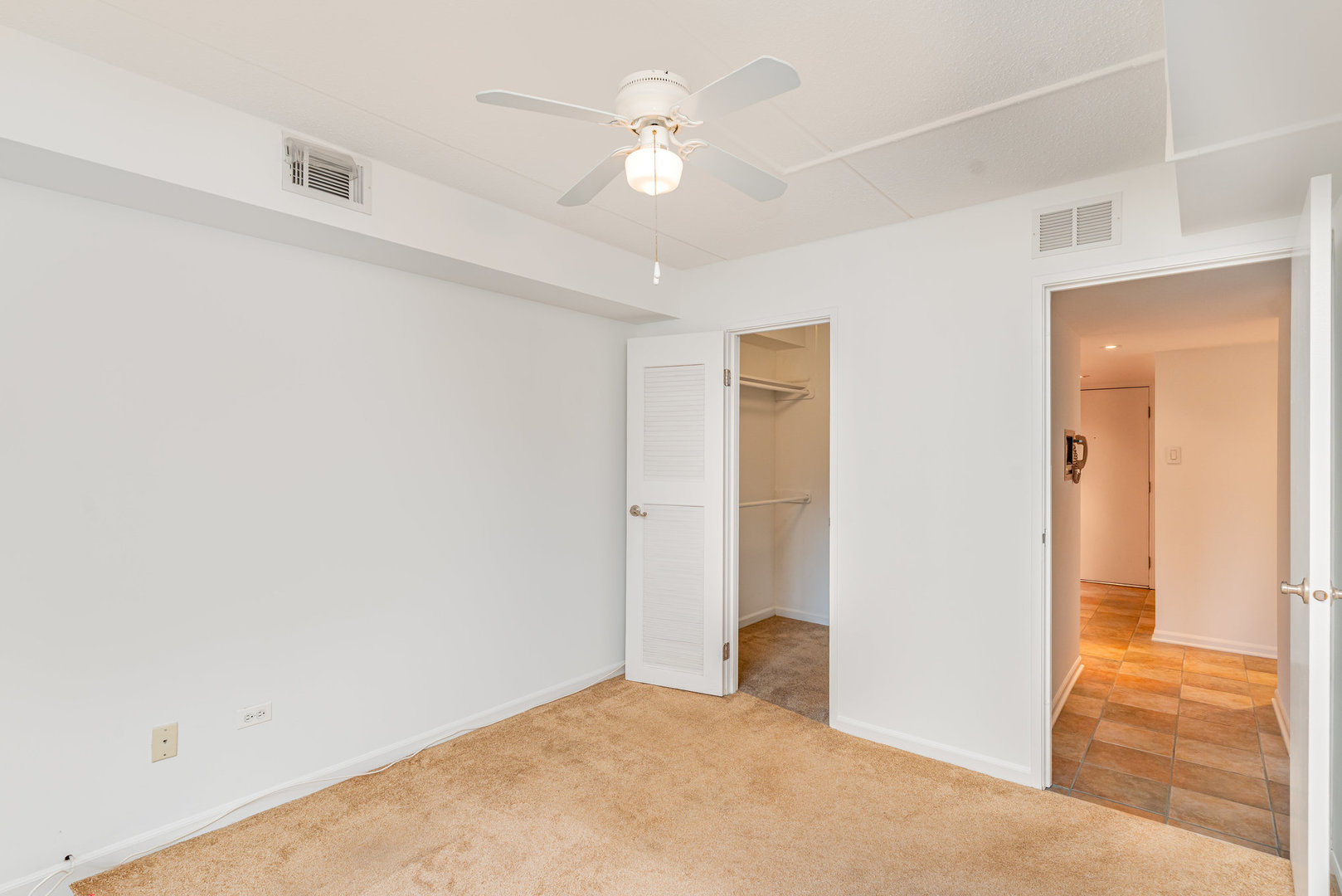 8025 Woodglen Lane #108, Downers Grove, IL 60516