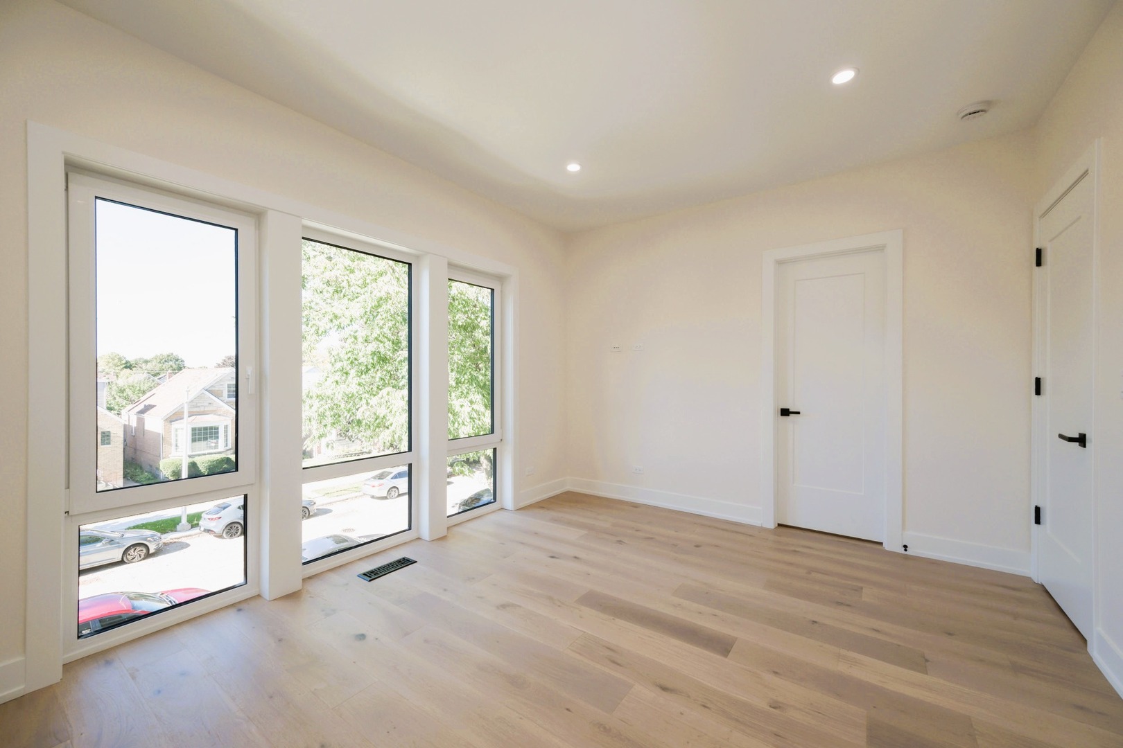 5311 N Mcvicker Avenue, Chicago, IL 60630