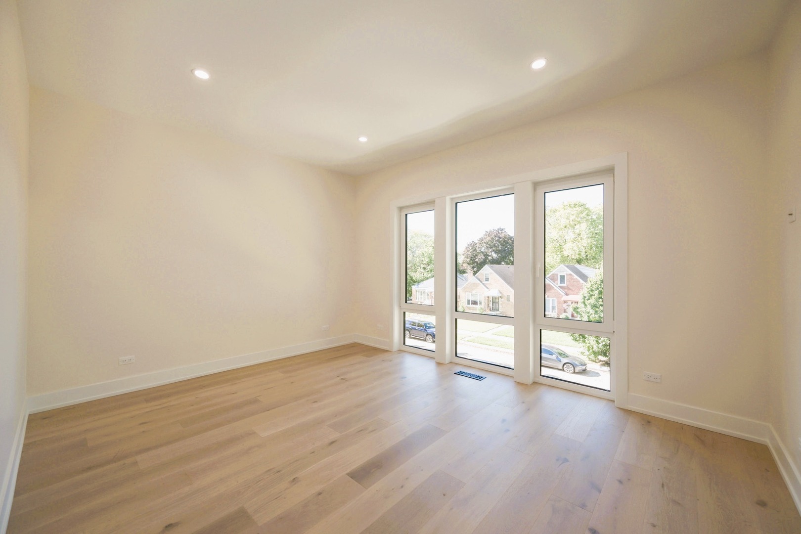 5311 N Mcvicker Avenue, Chicago, IL 60630