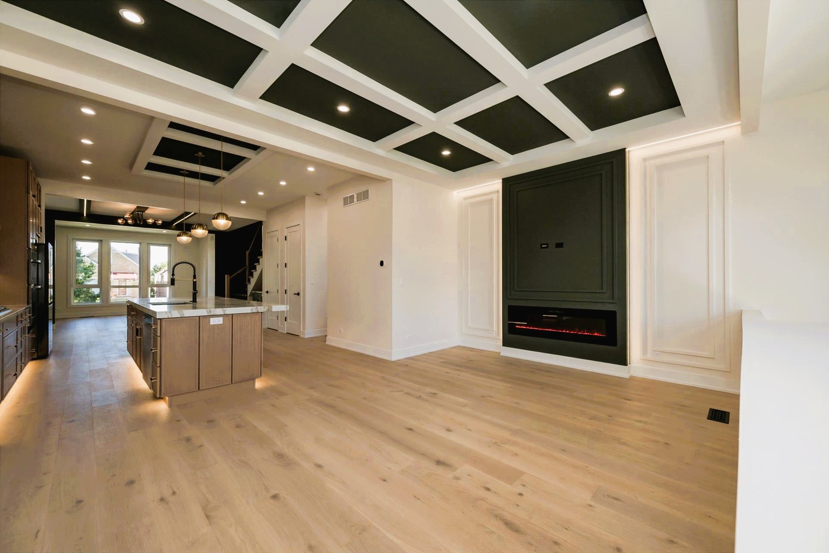 5311 N Mcvicker Avenue, Chicago, IL 60630