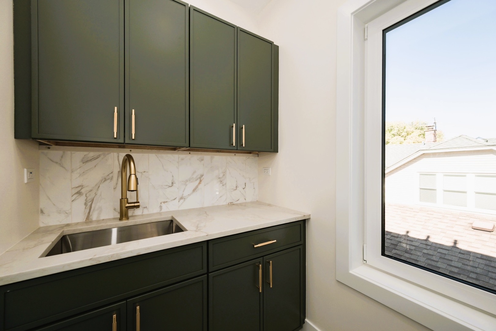 5311 N Mcvicker Avenue, Chicago, IL 60630