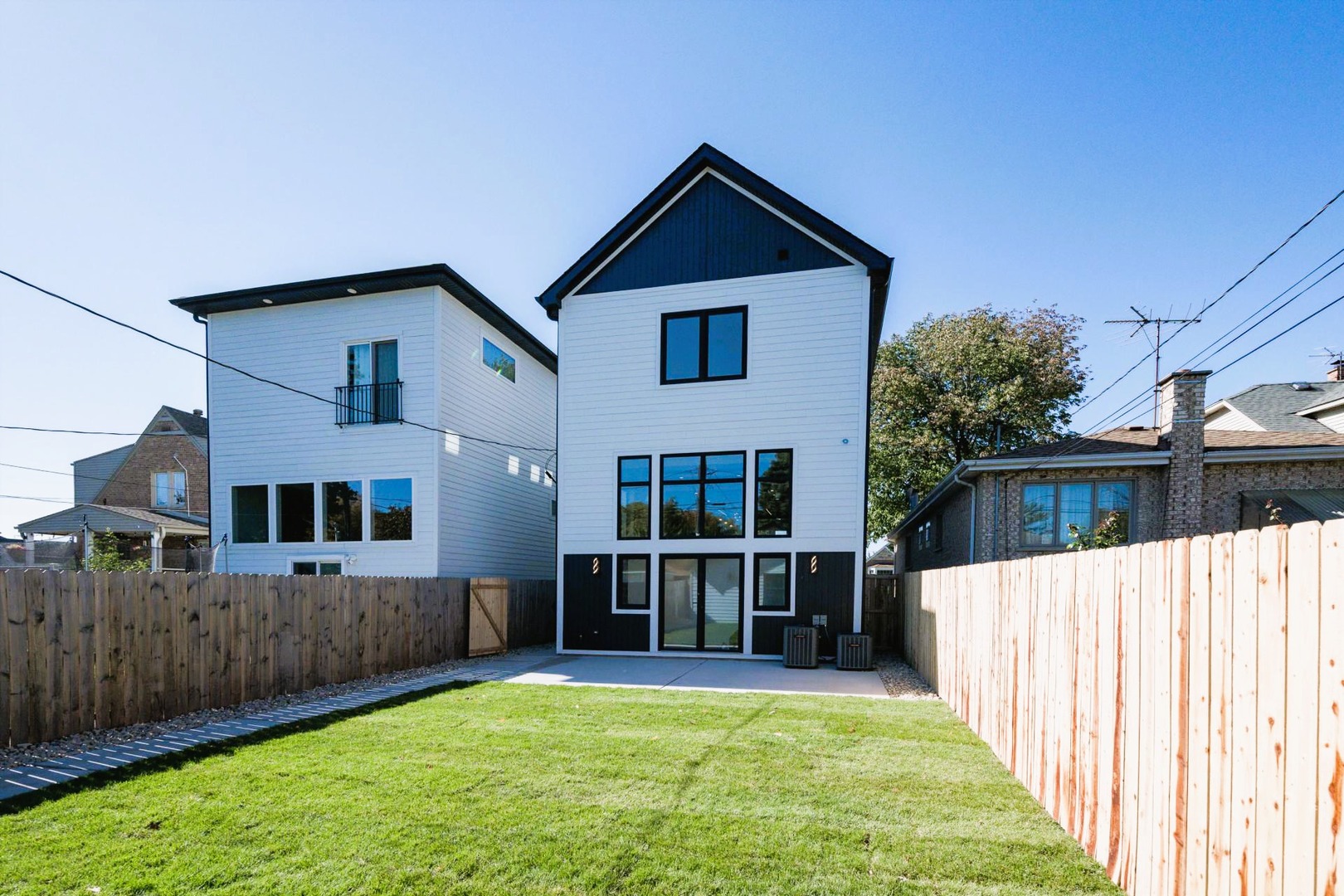 5311 N Mcvicker Avenue, Chicago, IL 60630