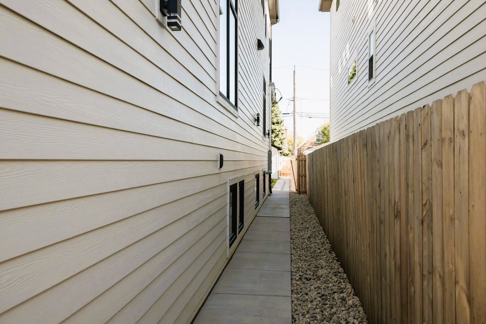 5311 N Mcvicker Avenue, Chicago, IL 60630