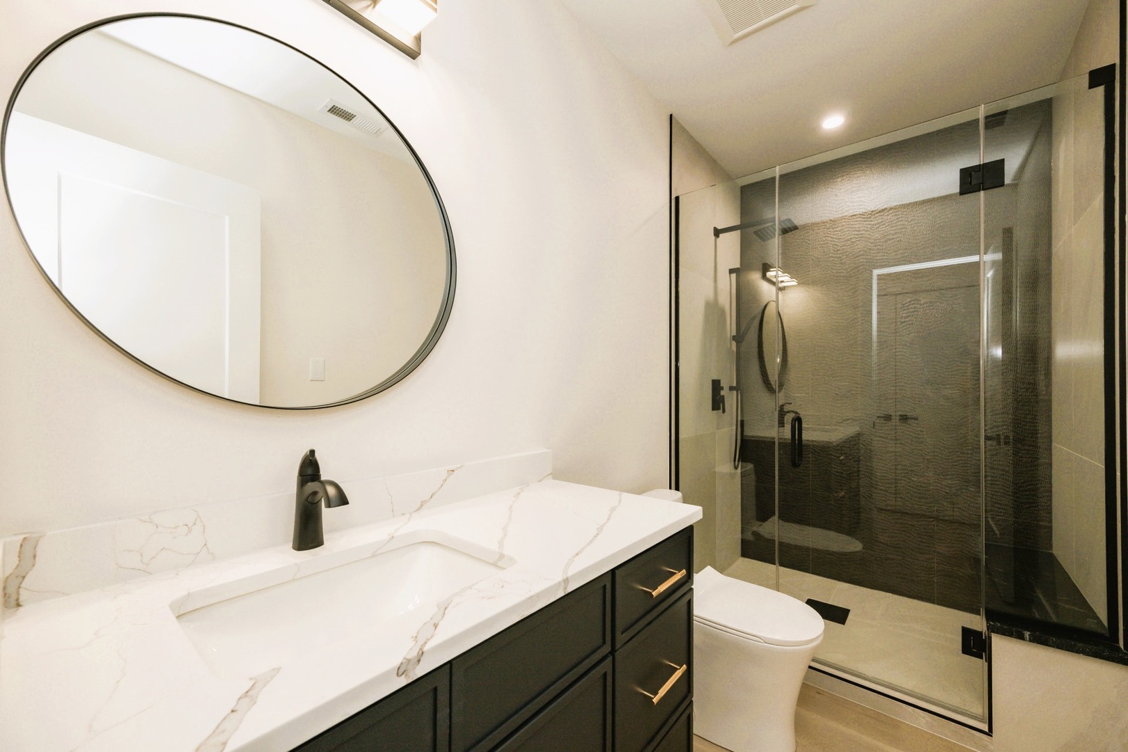 5311 N Mcvicker Avenue, Chicago, IL 60630