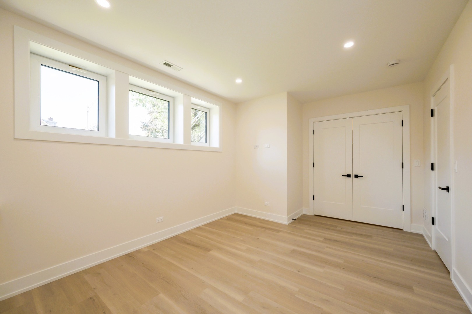 5311 N Mcvicker Avenue, Chicago, IL 60630