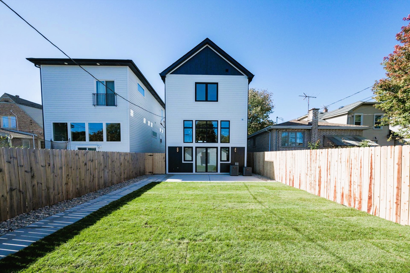 5311 N Mcvicker Avenue, Chicago, IL 60630