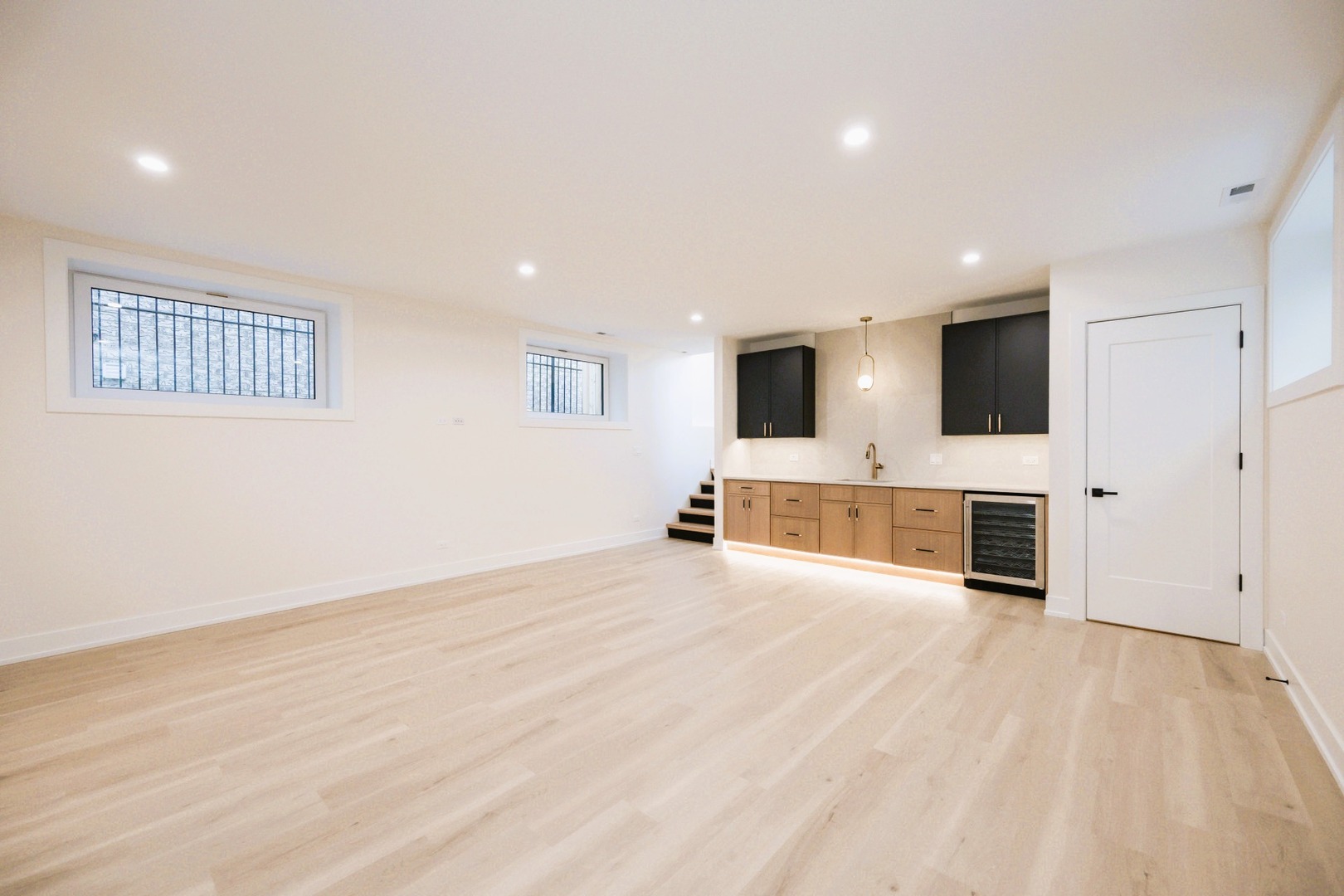 5311 N Mcvicker Avenue, Chicago, IL 60630