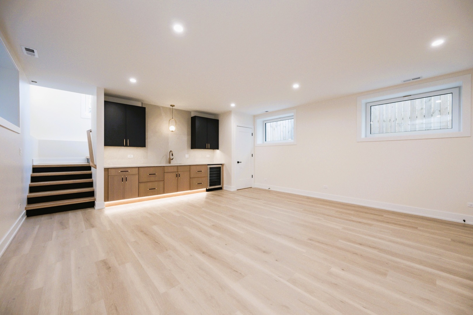 5311 N Mcvicker Avenue, Chicago, IL 60630