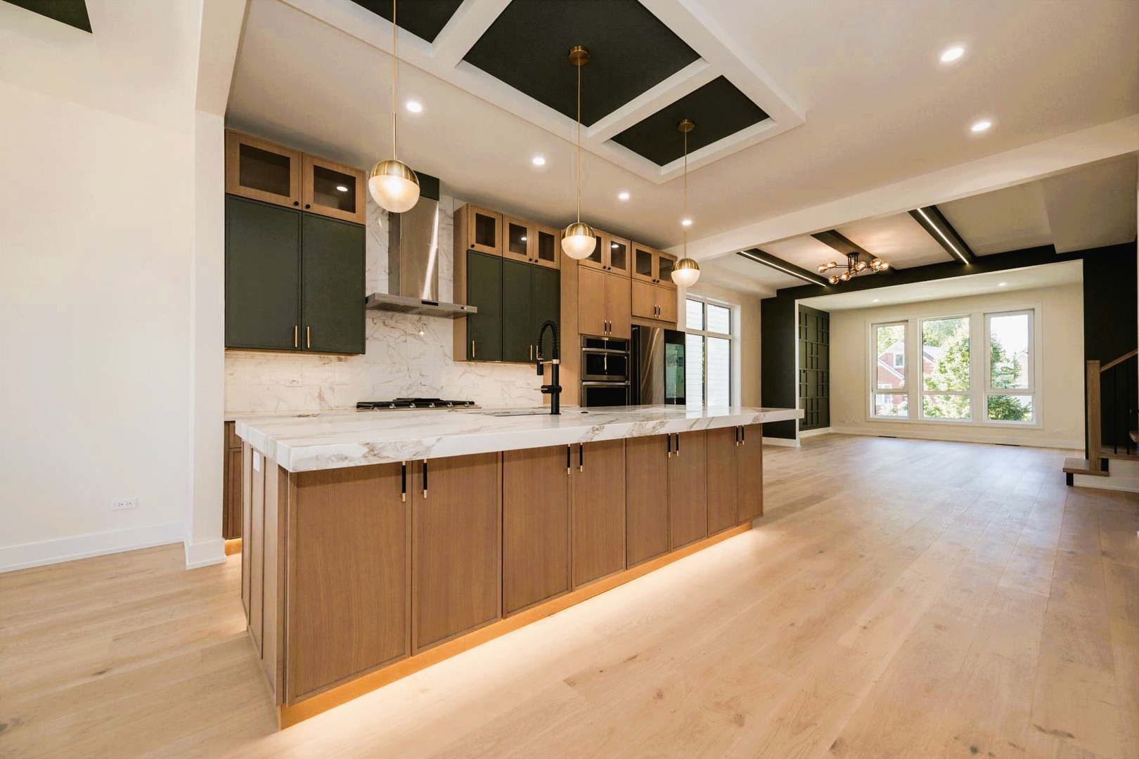 5311 N Mcvicker Avenue, Chicago, IL 60630