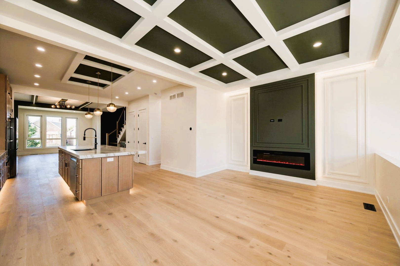 5311 N Mcvicker Avenue, Chicago, IL 60630