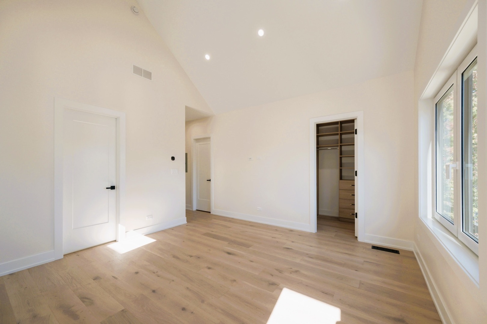 5311 N Mcvicker Avenue, Chicago, IL 60630