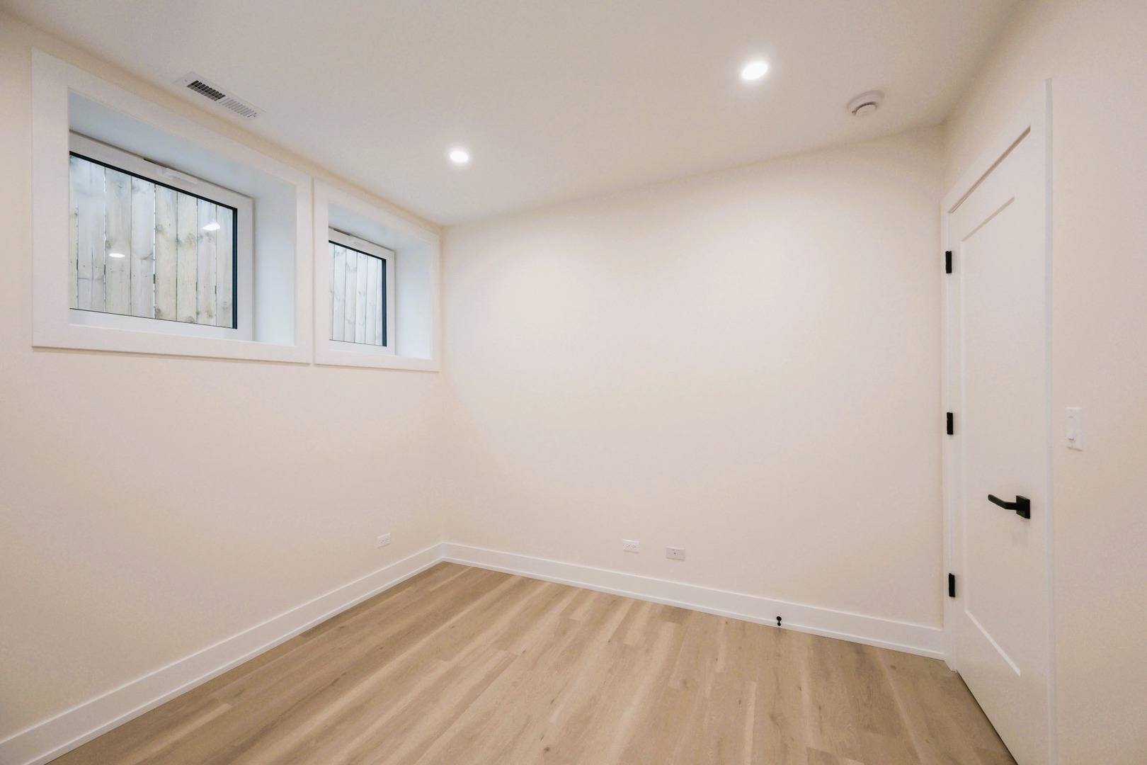 5311 N Mcvicker Avenue, Chicago, IL 60630